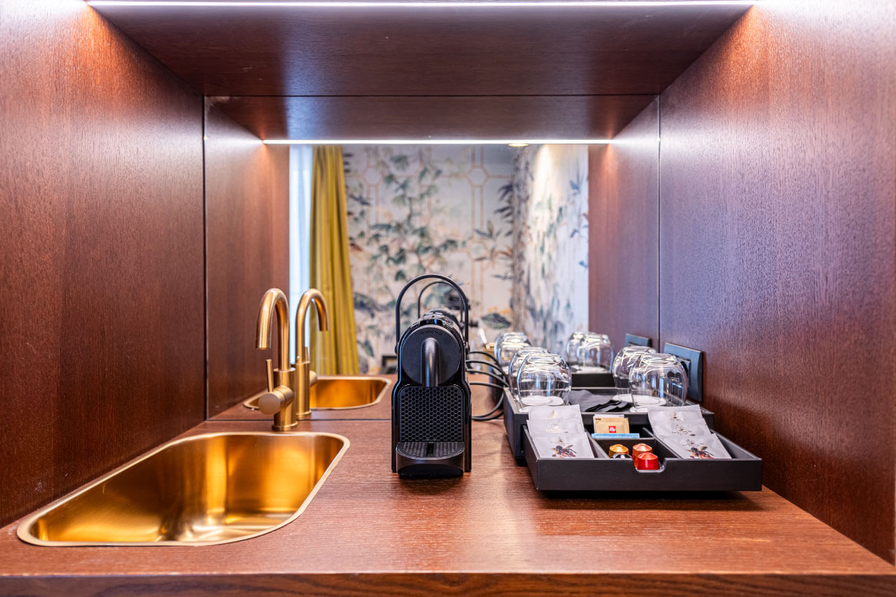 Suite-8